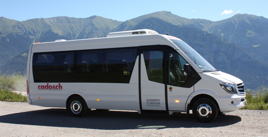 Reisen mit Minibus für 15 Personen