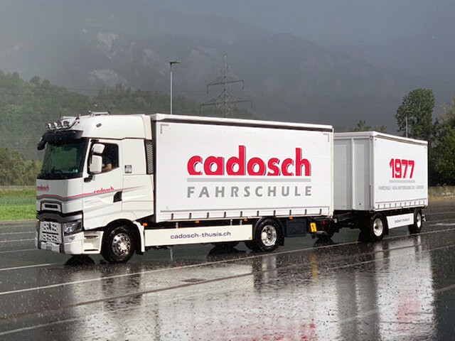 Lastwagen mit Anhänger Cadosch Thusis